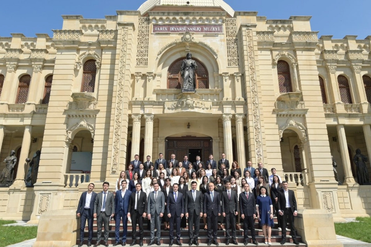 Emin Əmrullayev Quba-Xaçmaz regionu üzrə bir qrup təhsil işçisi ilə görüşlər keçirib — FOTOLAR