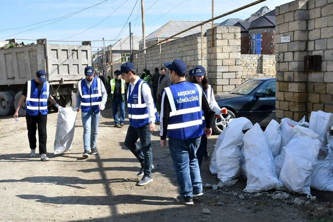 Abşeronda yağışın fəsadları aradan qaldırılır — FOTOLAR Abşeronda yağışın fəsadları aradan qaldırılır — FOTOLAR