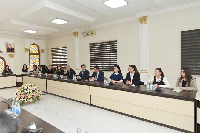 Emin Əmrullayev Quba-Xaçmaz regionu üzrə bir qrup təhsil işçisi ilə görüşlər keçirib — FOTOLAR