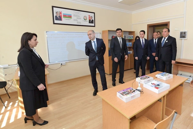 Emin Əmrullayev Xaçmazda tədris prosesi ilə tanış oldu — FOTOLAR Emin Əmrullayev Xaçmazda tədris prosesi ilə tanış oldu — FOTOLAR