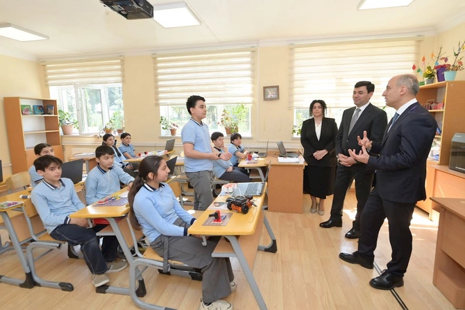 Emin Əmrullayev Xaçmazda tədris prosesi ilə tanış oldu — FOTOLAR Emin Əmrullayev Xaçmazda tədris prosesi ilə tanış oldu — FOTOLAR