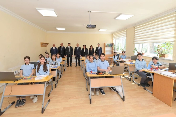 Emin Əmrullayev Xaçmazda tədris prosesi ilə tanış oldu — FOTOLAR Emin Əmrullayev Xaçmazda tədris prosesi ilə tanış oldu — FOTOLAR