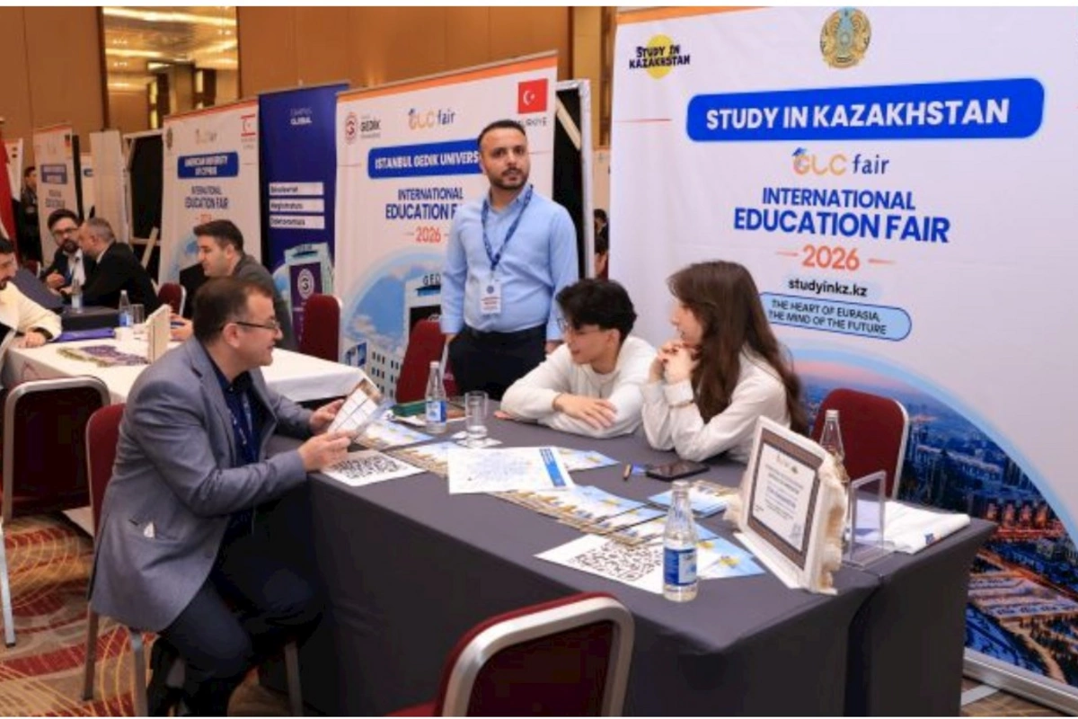 Qazaxıstan Bakıda keçirilən beynəlxalq sərgidə təhsil imkanlarını təqdim edib — FOTOLAR