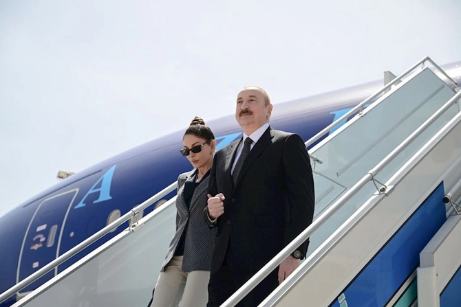 Prezident və birinci xanım Türkiyəyə səfərə yollandı — FOTOLAR