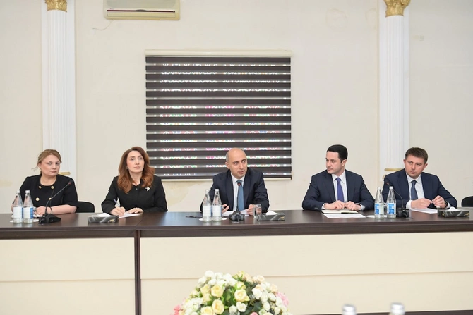 Emin Əmrullayev Quba-Xaçmaz regionu üzrə bir qrup təhsil işçisi ilə görüşlər keçirib — FOTOLAR