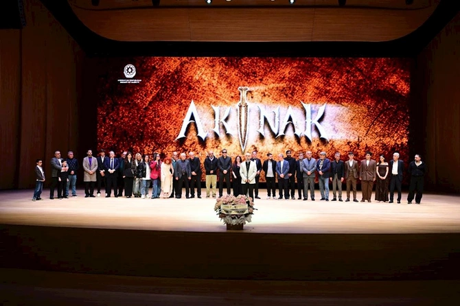 Heydər Əliyev Mərkəzində “Akinak” tammatejlı bədii filminin premyerası keçirilib — FOTOLAR Heydər Əliyev Mərkəzində “Akinak” tammatejlı bədii filminin premyerası keçirilib — FOTOLAR