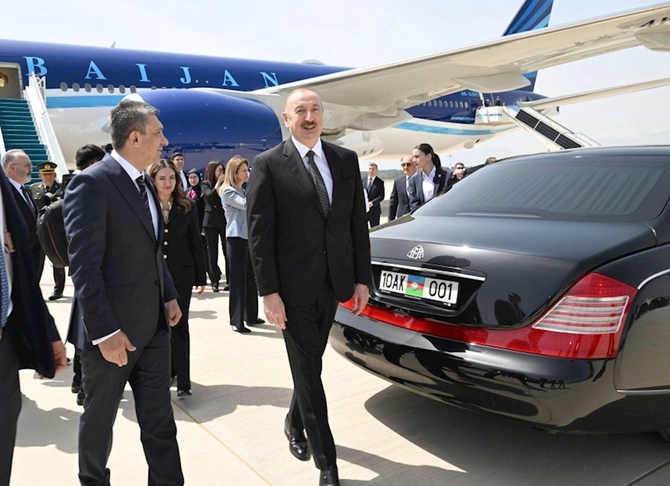 Prezident və birinci xanım Türkiyəyə səfərə yollandı — FOTOLAR
