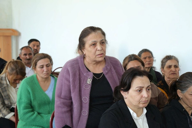 Padar qəsəbəsində səyyar qəbul-görüş keçirildi — FOTOLAR