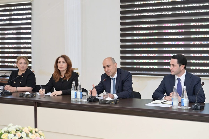 Emin Əmrullayev Quba-Xaçmaz regionu üzrə bir qrup təhsil işçisi ilə görüşlər keçirib — FOTOLAR
