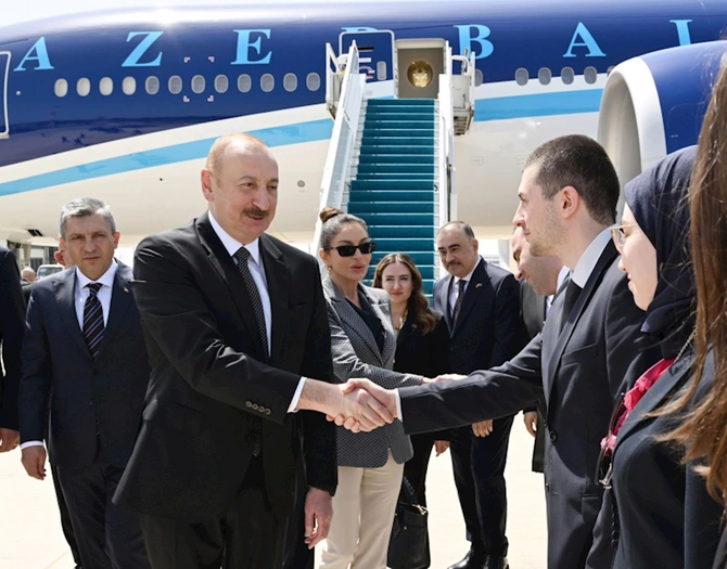 Prezident və birinci xanım Türkiyəyə səfərə yollandı — FOTOLAR