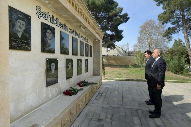 Emin Əmrullayev Xaçmazda tədris prosesi ilə tanış oldu — FOTOLAR Emin Əmrullayev Xaçmazda tədris prosesi ilə tanış oldu — FOTOLAR