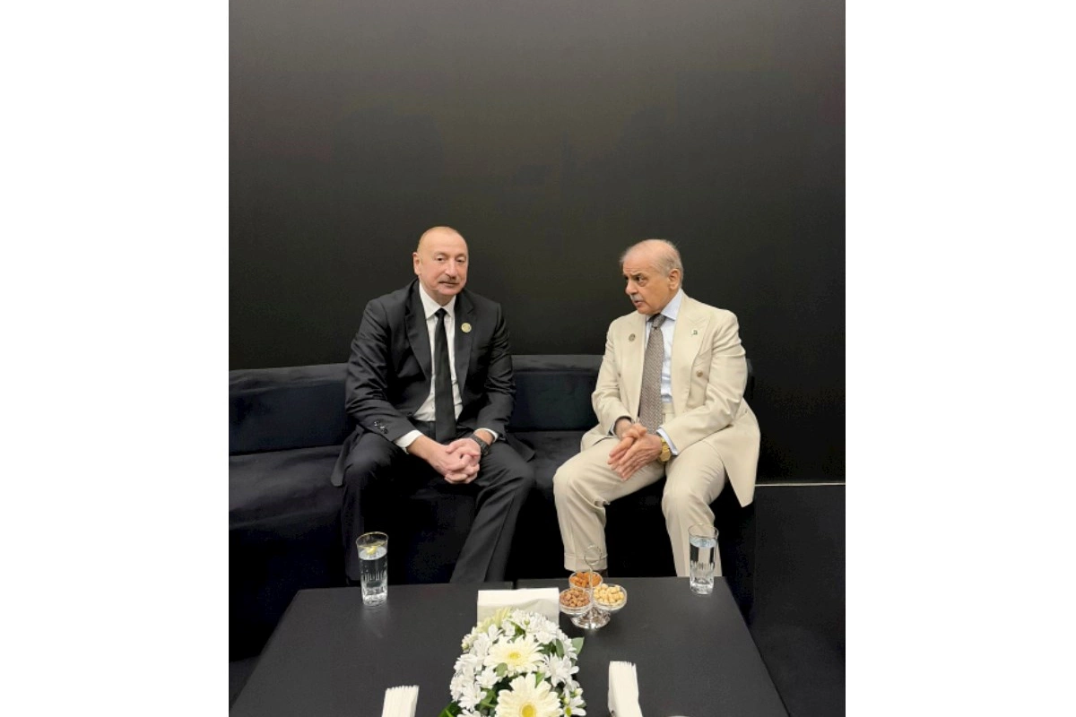 İlham Əliyev Pakistanın Baş naziri ilə görüşüb — FOTOLAR