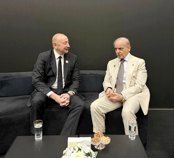 İlham Əliyev Pakistanın Baş naziri ilə görüşüb — FOTOLAR