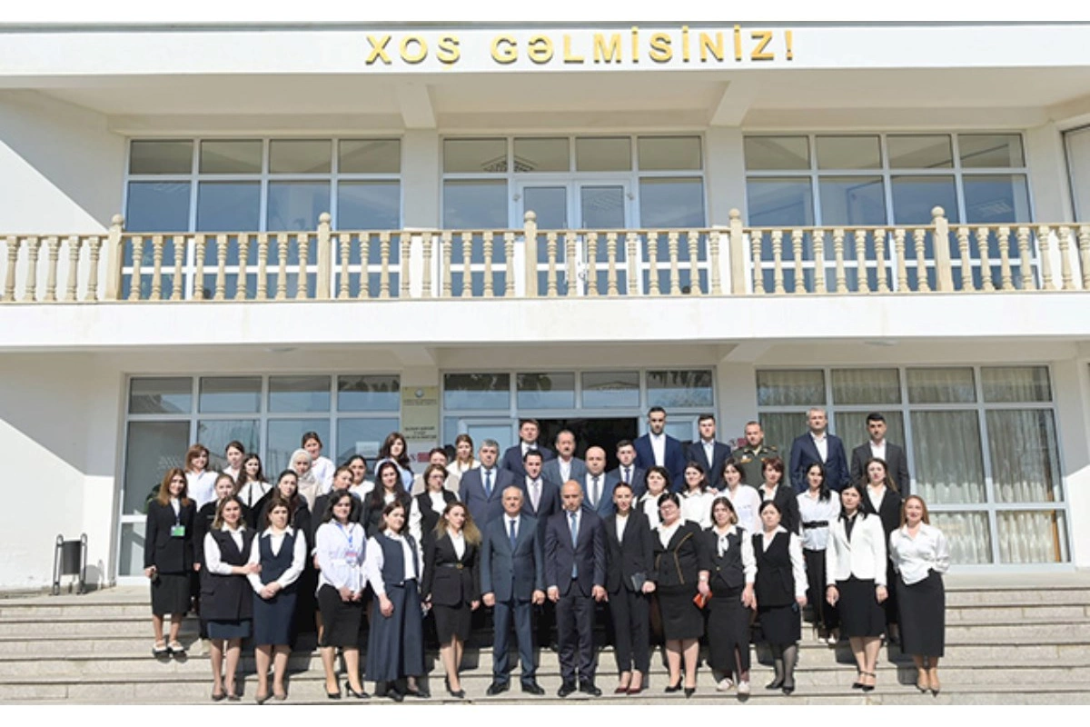 Emin Əmrullayev Qusarda məktəbdə tədris prosesi ilə tanış olub — FOTOLAR