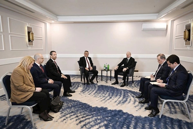 İlham Əliyev Şimali Kipr Prezidenti ilə görüşüb — FOTOLAR
