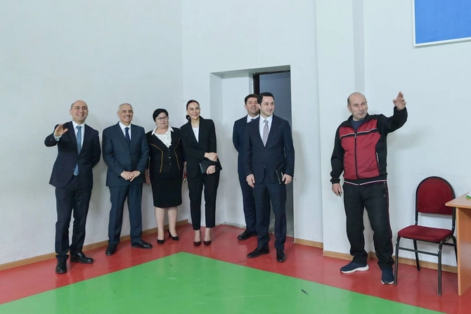 Emin Əmrullayev Qusarda məktəbdə tədris prosesi ilə tanış olub — FOTOLAR