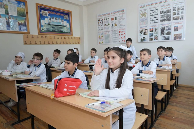 Emin Əmrullayev Qusarda məktəbdə tədris prosesi ilə tanış olub — FOTOLAR
