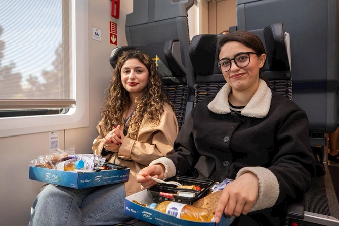 Kürdəmir stansiyası sərnişinlərin istifadəsinə verilir — FOTOLAR Kürdəmir stansiyası sərnişinlərin istifadəsinə verilir — FOTOLAR