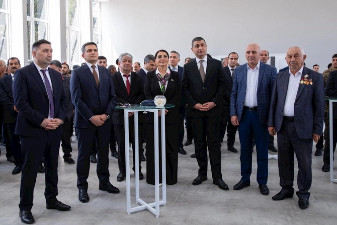 Kürdəmir stansiyası sərnişinlərin istifadəsinə verilir — FOTOLAR Kürdəmir stansiyası sərnişinlərin istifadəsinə verilir — FOTOLAR