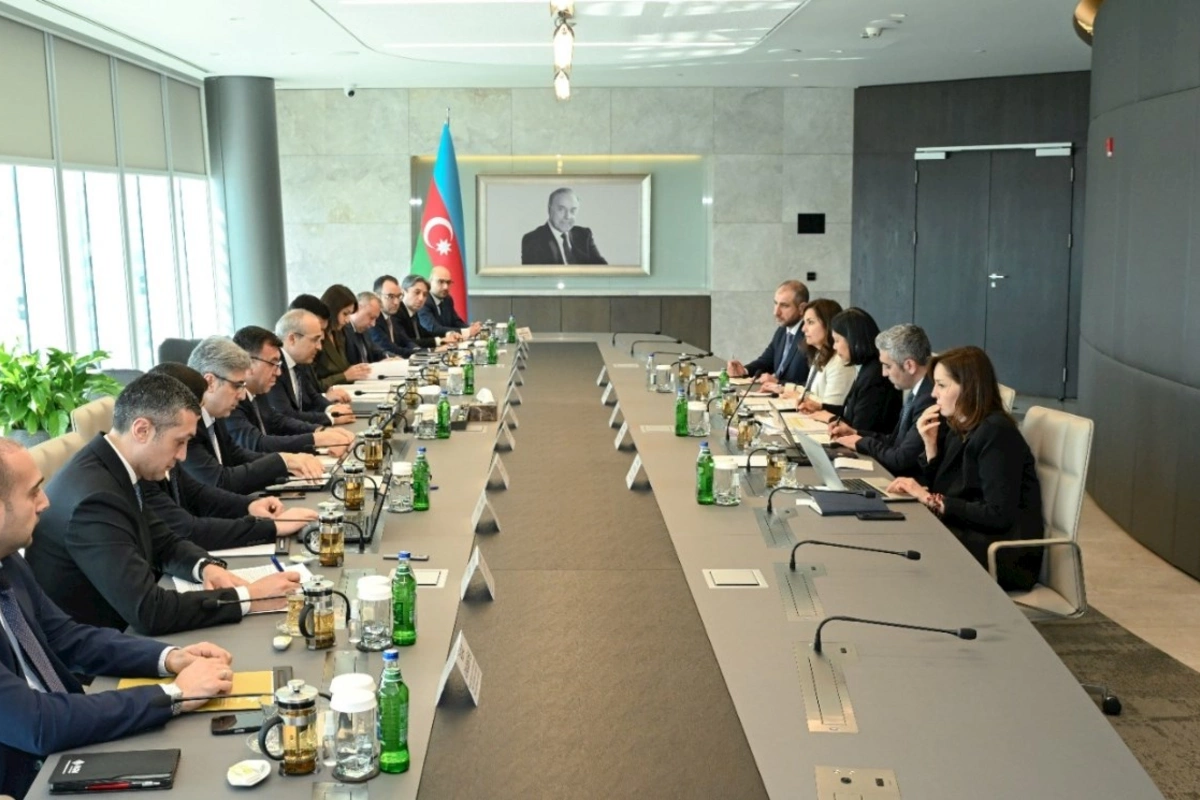 Mikayıl Cabbarov Asiya İnkişaf Bankının baş direktoru ilə görüşdü — FOTO
