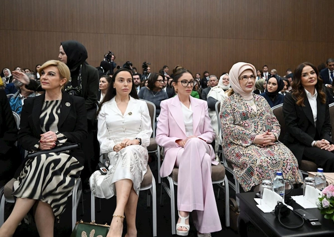 Mehriban Əliyeva Antalyada Fələstinlə bağlı paneldə iştirak etdi — FOTOLAR