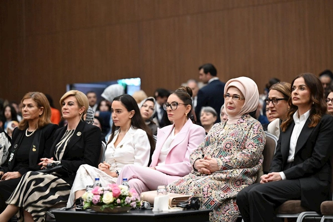 Mehriban Əliyeva Antalyada Fələstinlə bağlı paneldə iştirak etdi — FOTOLAR