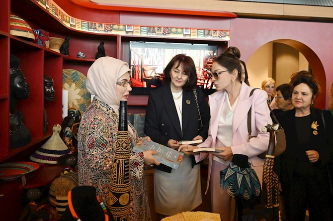 Mehriban Əliyeva Antalyada Fələstinlə bağlı paneldə iştirak etdi — FOTOLAR