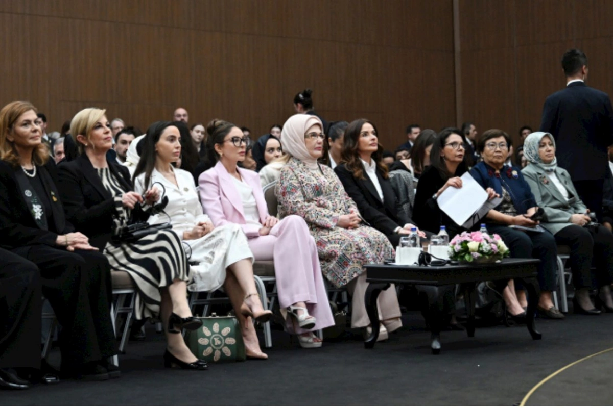 Mehriban Əliyeva Antalyada Fələstinlə bağlı paneldə iştirak etdi — FOTOLAR