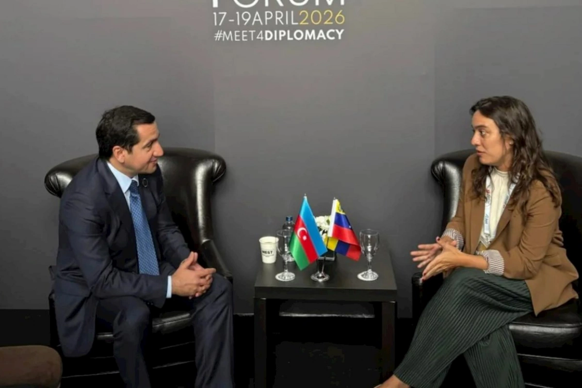 Hikmət Hacıyev Venesuelanın XİN rəhbərinin müavini ilə iki ölkə arasındakı münasibətləri müzakirə edib