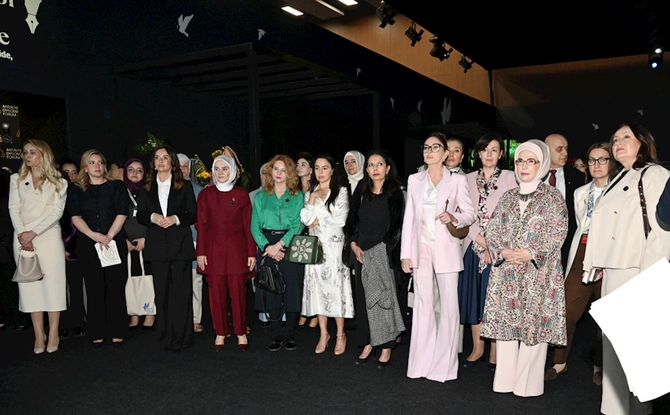 Mehriban Əliyeva Antalyada Fələstinlə bağlı paneldə iştirak etdi — FOTOLAR