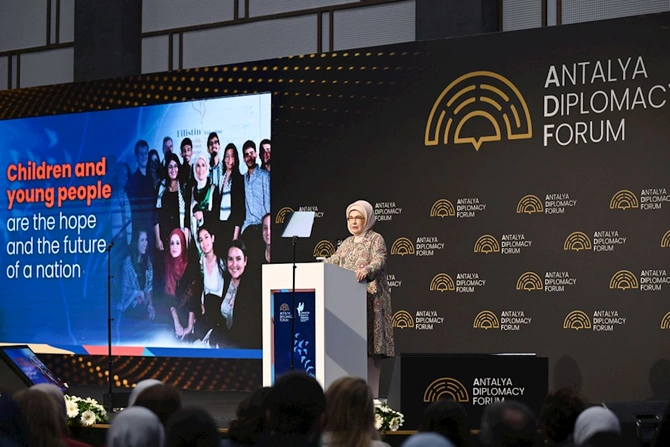 Mehriban Əliyeva Antalyada Fələstinlə bağlı paneldə iştirak etdi — FOTOLAR