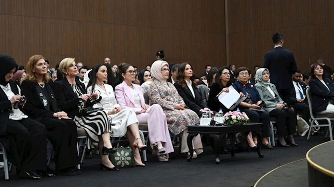 Mehriban Əliyeva Antalyada Fələstinlə bağlı paneldə iştirak etdi — FOTOLAR
