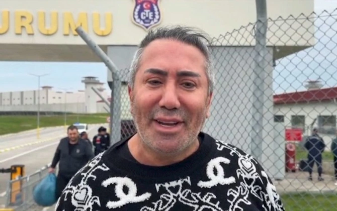 Qadın paltarında saxlanılan fenomen həbsdən tanınmaz halda çıxdı — FOTOLAR Qadın paltarında saxlanılan fenomen həbsdən tanınmaz halda çıxdı — FOTOLAR