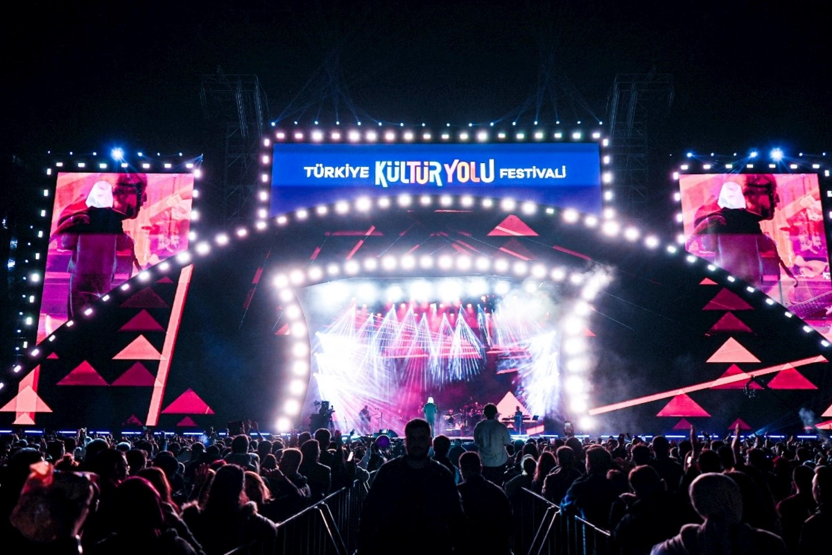 Türkiyənin Mədəniyyət Marşrutu Festivalları 26 şəhərlə yeni mərhələyə qədəm qoyur — FOTOLAR