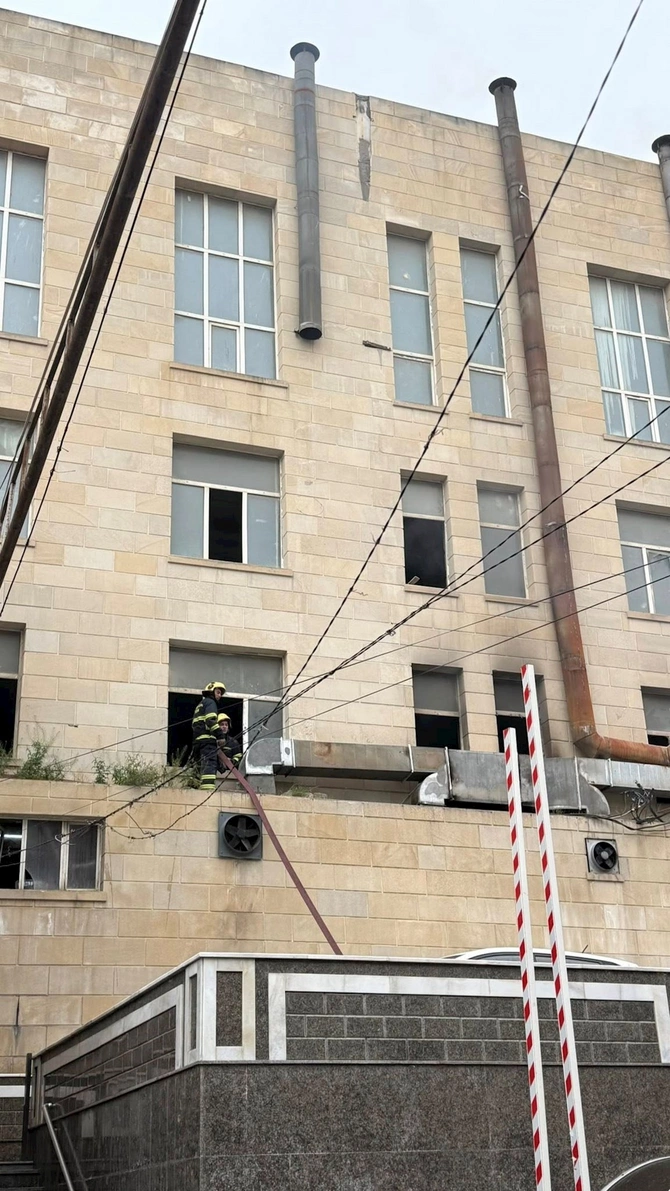 Bakıda şadlıq evi yandı — FOTOLAR