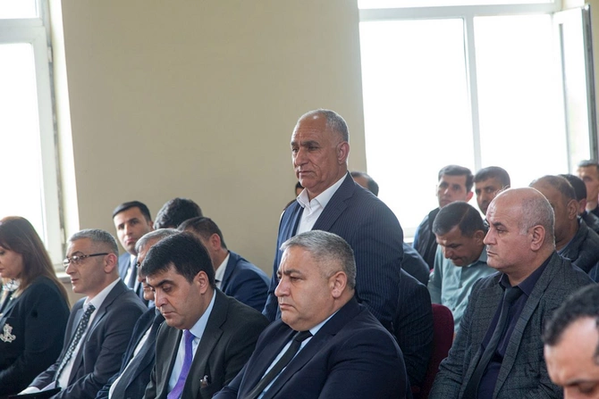 Rüstəm Xəlilov Salyanın Qardili kəndində sakinlərlə görüşdü — FOTOLAR Rüstəm Xəlilov Salyanın Qardili kəndində sakinlərlə görüşdü — FOTOLAR