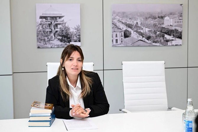 Mədəniyyət naziri Adil Kərimli Ağdamda vətəndaşların müraciətlərini dinləyib — FOTOLAR Mədəniyyət naziri Adil Kərimli Ağdamda vətəndaşların müraciətlərini dinləyib — FOTOLAR