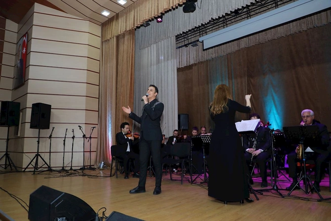 Dövlət Mahnı Teatrının Lənkəranda qastrol konserti böyük maraqla qarşılandı — FOTOLAR Dövlət Mahnı Teatrının Lənkəranda qastrol konserti böyük maraqla qarşılandı — FOTOLAR