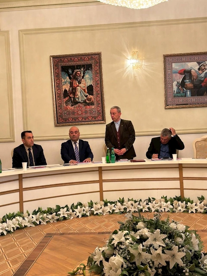 Yazıçı-publisist Emil Nəsirlinin yeni kitabının təqdimatı keçirilib — FOTOLAR