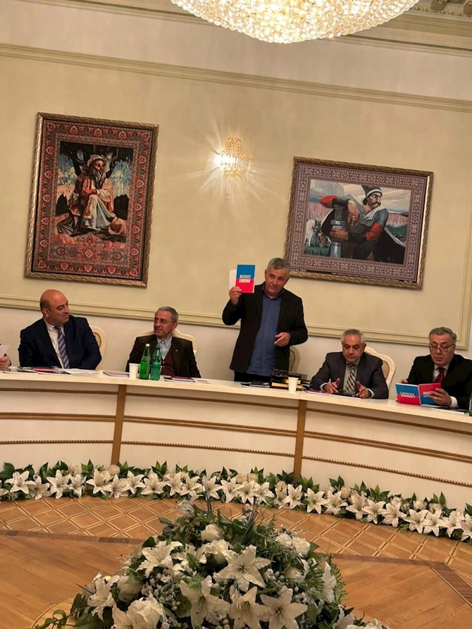 Yazıçı-publisist Emil Nəsirlinin yeni kitabının təqdimatı keçirilib — FOTOLAR