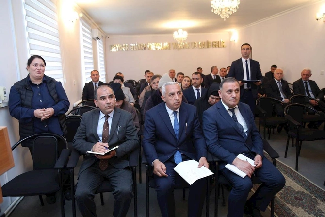 Sevindik Hətəmov İcra Hakimiyyətində vətəndaş qəbulu keçirdi — FOTOLAR