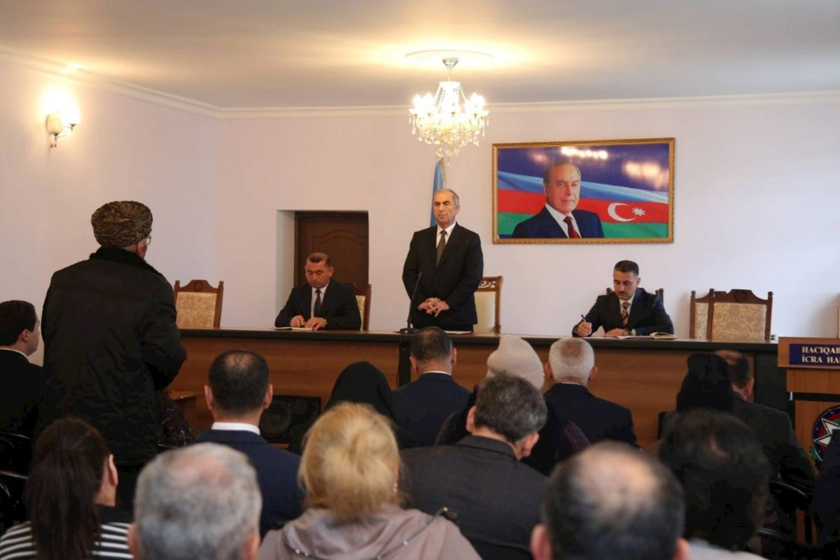 Sevindik Hətəmov İcra Hakimiyyətində vətəndaş qəbulu keçirdi — FOTOLAR