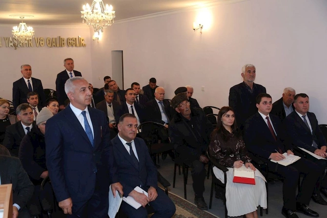 Sevindik Hətəmov İcra Hakimiyyətində vətəndaş qəbulu keçirdi — FOTOLAR