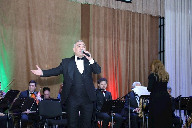 Dövlət Mahnı Teatrının Lənkəranda qastrol konserti böyük maraqla qarşılandı — FOTOLAR Dövlət Mahnı Teatrının Lənkəranda qastrol konserti böyük maraqla qarşılandı — FOTOLAR