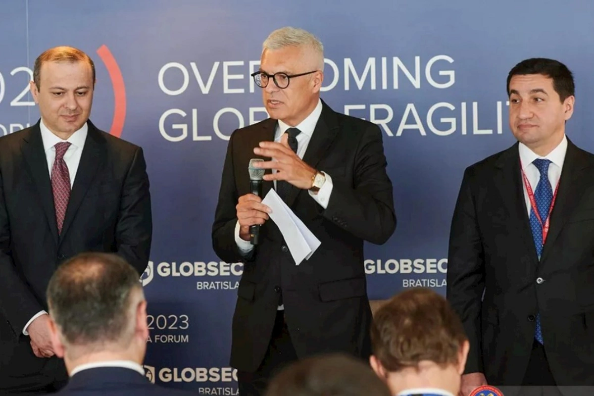Hikmət Hacıyevlə Armen Qriqoryan panel müzakirələrində iştirak edəcəklər