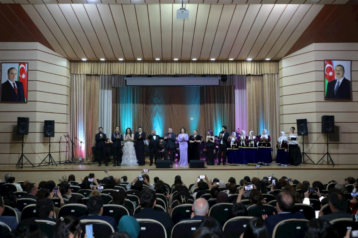 Dövlət Mahnı Teatrının Lənkəranda qastrol konserti böyük maraqla qarşılandı — FOTOLAR