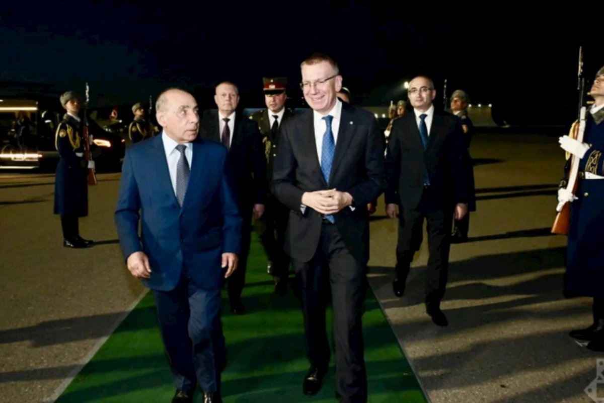 Latviya Prezidenti Azərbaycana gəldi