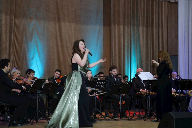 Dövlət Mahnı Teatrının Lənkəranda qastrol konserti böyük maraqla qarşılandı — FOTOLAR Dövlət Mahnı Teatrının Lənkəranda qastrol konserti böyük maraqla qarşılandı — FOTOLAR