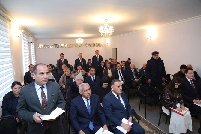 Sevindik Hətəmov İcra Hakimiyyətində vətəndaş qəbulu keçirdi — FOTOLAR