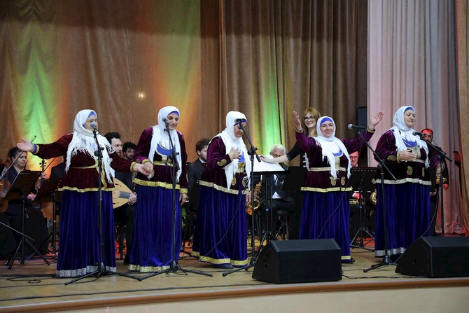Dövlət Mahnı Teatrının Lənkəranda qastrol konserti böyük maraqla qarşılandı — FOTOLAR Dövlət Mahnı Teatrının Lənkəranda qastrol konserti böyük maraqla qarşılandı — FOTOLAR